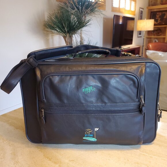 Briefcase Leather Carry On / Garment Bag Carry On luggage - Picture 1 of 16